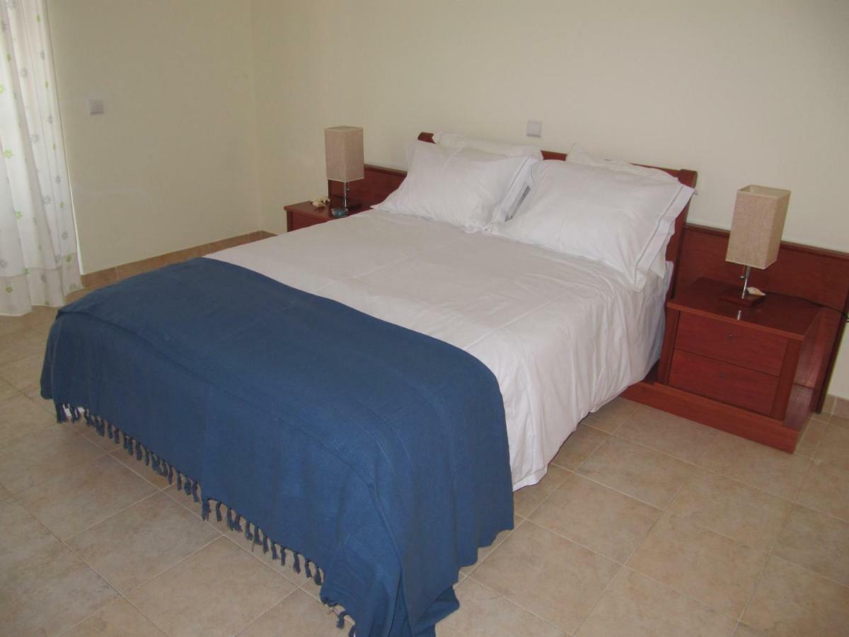Apartamento Clube Do Vau Apartment Портиман Екстериор снимка